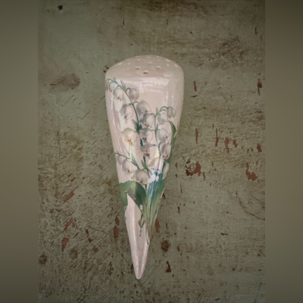 Porcelain Lilly Of The Valley Hat Pin Holder